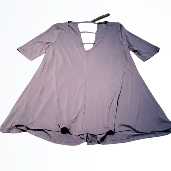 Blu Heaven Light Blue VNeck Open Back Half Sleeve Tunic Blouse Top Size S NWT - Picture 1 of 7